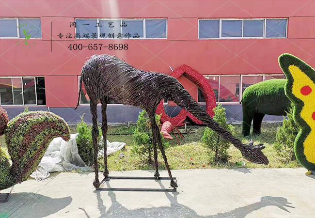 同一工藝品新品藤編長頸鹿低頭造型