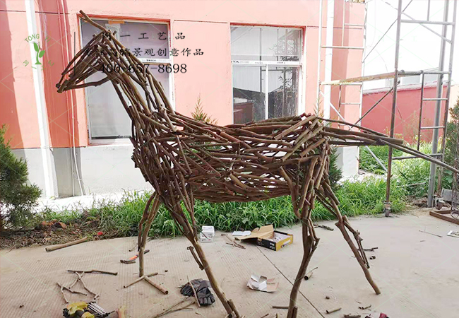 同一工藝品新品樹枝條馬造型