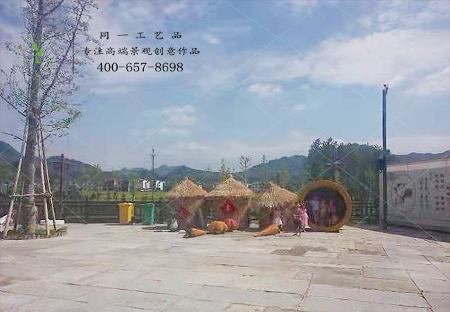 浙江建德稻草工藝品糧倉組合造型